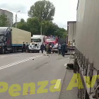 Массовая авария на Ульяновской в Пензе: столкнулись 13 машин, пострадали двое