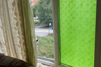 Пензенский следком опубликовал фото с места падения малолетнего ребёнка из окна