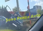 В Пензе две машины врезались в столб, водителя заблокировало в салоне