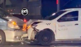 В Пензе произошло жесткое лобовое столкновение с участием такси