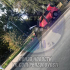 В Пензе бригада пожарных потушила горящий автомобиль на улице Суворова