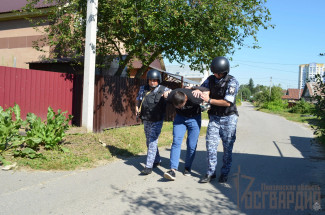 В Пензе задержали молодого парня, устроившего дебош на базе отдыха