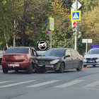 В Пензе две машины жестко столкнулись на перекрестке