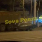 В Пензе легковушка разбилась вдребезги о грузовик