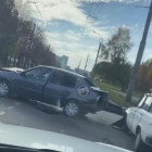 В Пензе рядом с больницей столкнулись две легковушки