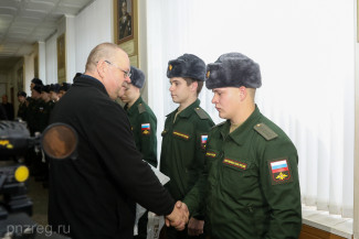 Олег Мельниченко проводил на службу призывников из Пензенской области
