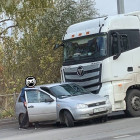 На улице Ульяновской в Пензе огромная фура врезалась в легковушку