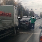 На улице Гагарина в Пензе грузовик врезался в легковушку