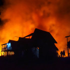 В селе под Пензой огонь уничтожил деревянный дом