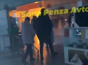 Опубликовано видео, снятое внутри горящего торгового центра в Пензе