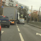 В Пензе из-за ДТП с грузовиком и легковушкой встала в пробке улица Дизельная