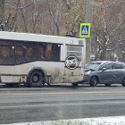 На улице Тернопольской в Пензе легковушка врезалась в автобус