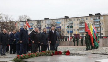 Белорусская делегация посетила Монумент воинской и трудовой Славы пензенцев