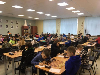 В Пензе стартовал открытый городской турнир по шахматам Осень-2023