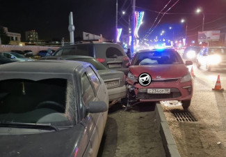 На улице Баумана в Пензе произошла жесткая авария