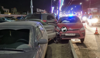 На улице Баумана в Пензе произошла жесткая авария