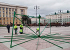 На площади Ленина в Пензе приступили к монтажу главной елки